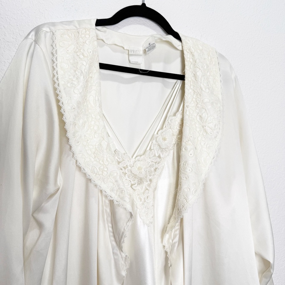 Delicates Cream Chemise and Robe Set - Picture 10 of 16